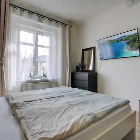 Проживание в семье Cozy Private Apartment *